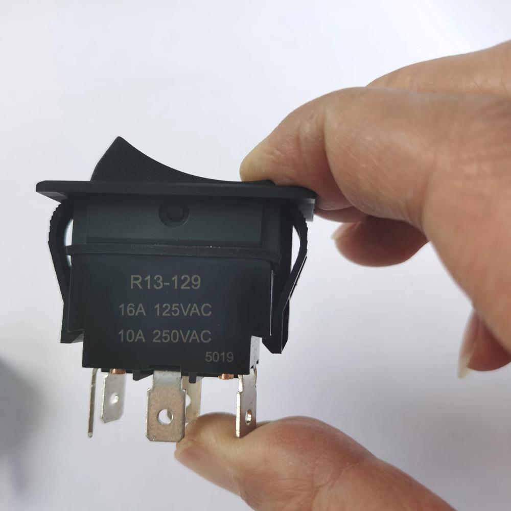 R13-129 4Pin 6Pins 125/250V 16 - Power Tools In Electrical recension och pris
